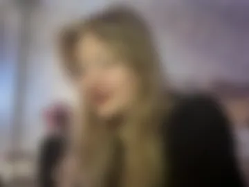 laraesagon photo 6