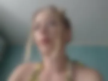 laralanee photo 4