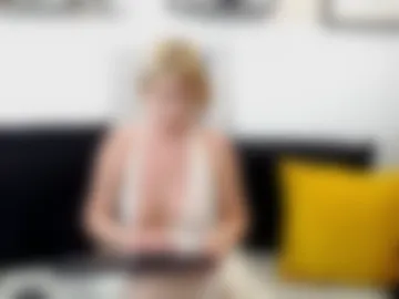 laralovebliss photo 9