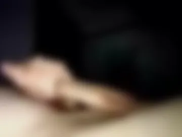 largerthanlif3 live webcam preview