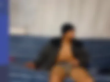 latinmilker live webcam preview