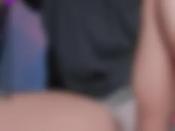 laura_hills18 photo 4