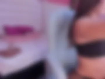 laurabigtits webcam preview