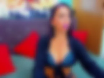laurasinfull webcam preview