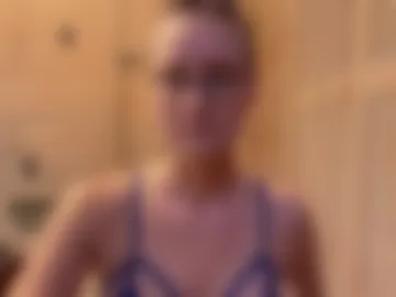 leahwilde webcam preview