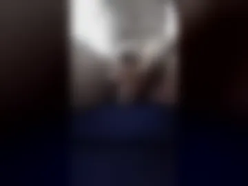leomarvel240 live webcam preview