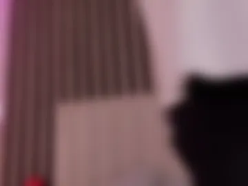 leotease photo 4