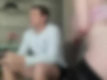 leoxemily webcam preview