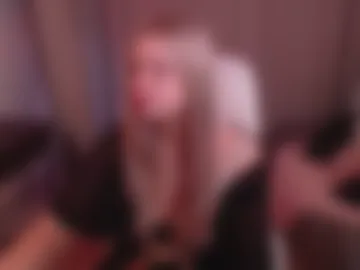 leslie_caronn photo 4