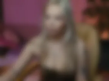 leslie_caronn photo 3