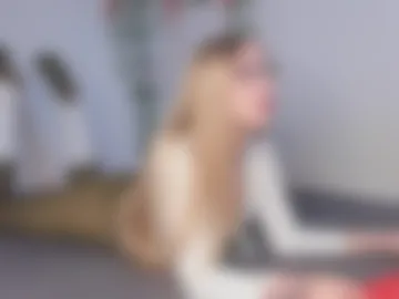 lilith_blond photo 6