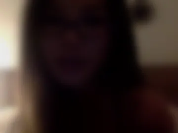 lilmeena webcam preview
