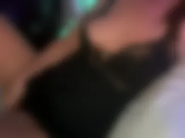 little_black_dress_ webcam preview
