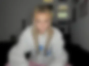 livvywinters photo 7