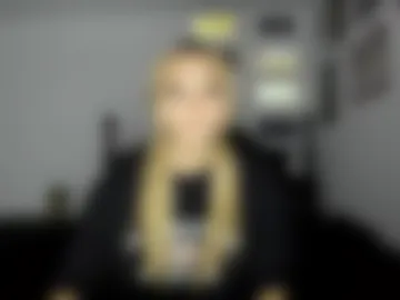 livvywinters photo 5