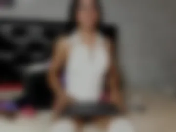 lolareyes1 photo 2