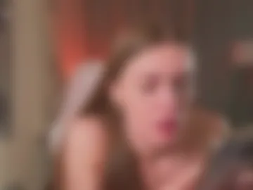 lovellalipss photo 3