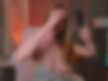 lovellalipss photo 4