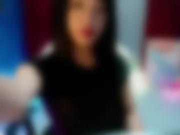 lovelypetite143 photo 2