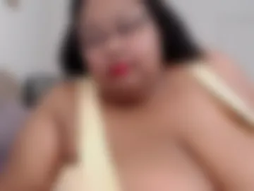 loves_aura webcam preview