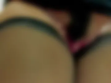 melania_browis photo 6