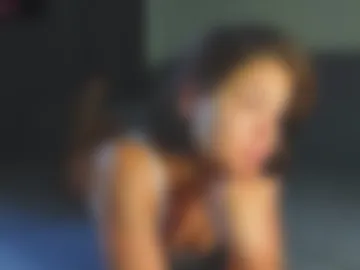 mia___lunaa webcam preview