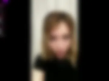 miaaperry photo 2