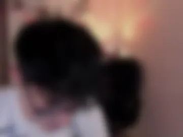mikeyvioleta photo 3