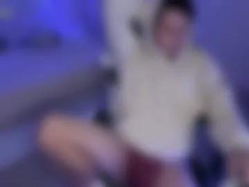 milkoutq live webcam preview