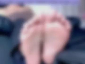 missaprilqos webcam preview