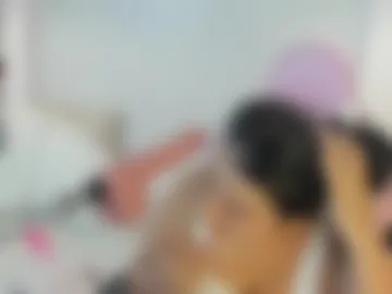 nahomyroberts photo 3