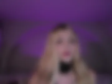 niaholland photo 5