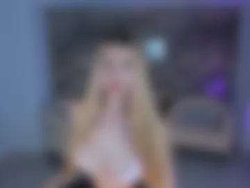 niaholland photo 7