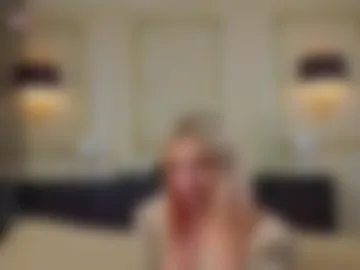 nicollefarrey photo 7