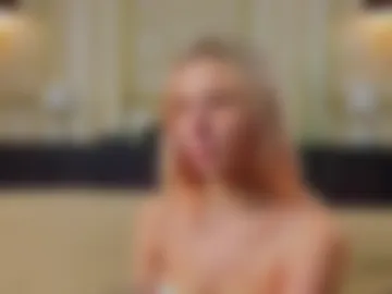 nicollefarrey photo 6