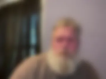 olderguyplayin live webcam preview