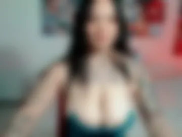 oriana_savatil photo 2