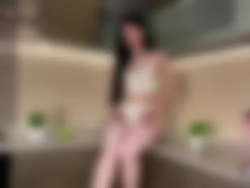 peachllune photo 3
