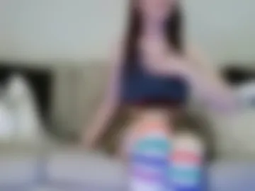 petite_emeri webcam preview