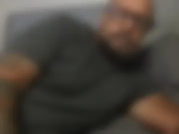 pleasesitonmycock webcam preview