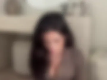 poutyselena photo 3