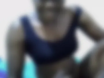 pretty_melan photo 2