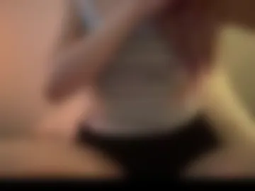 prettypetitemia photo 5