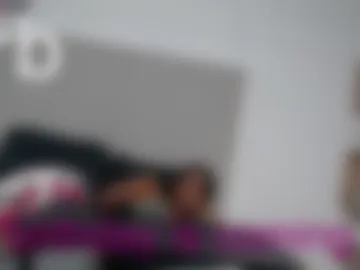 queen_adhara webcam preview