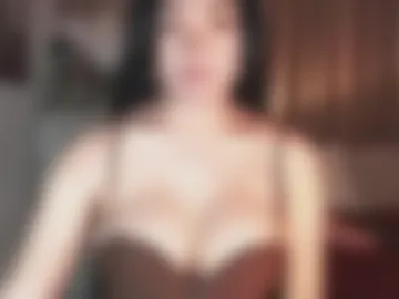 queen_cummer photo 2