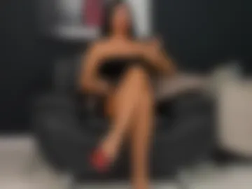 queenloraa photo 6