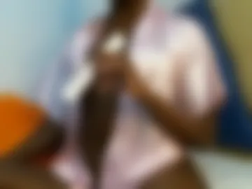 queenninaa live webcam preview