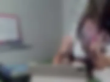 raespiggiesxo live webcam preview