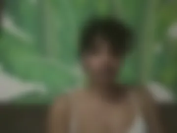 randomgirlonsofa photo 3