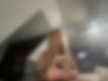 realellajade webcam preview
